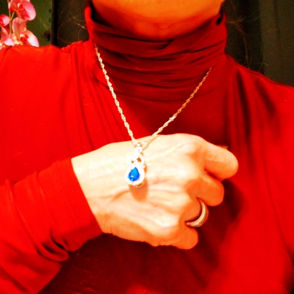 Elegant Sapphire Blue color Necklace set of Four pieces (Never been worn) 🎉🥳💙 - Picture 6 of 6